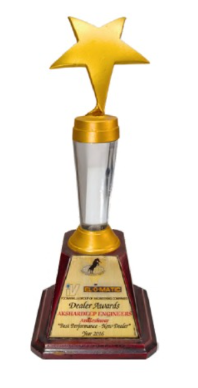 Best Performance New Dealer Award Trophy — Poonawalla Group 2016